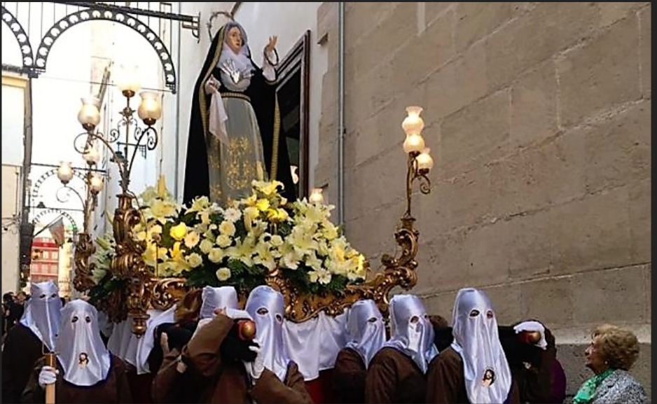 P17904085 Virgen Soledad C Major Retoc